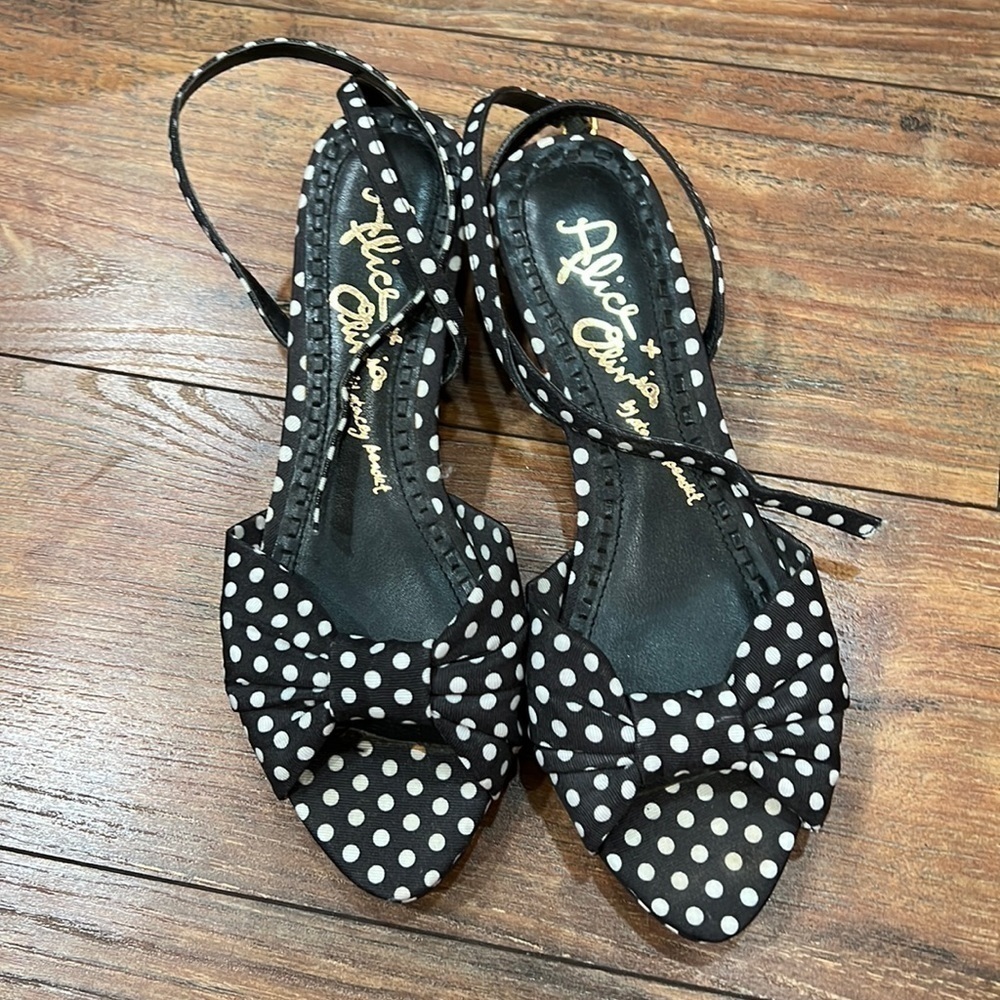 𝅺ALICE + Olivia by Stacey Bendet polka dot ankle strap sandal wedge size 37